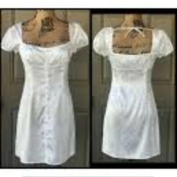 Princess Polly White Satin floral embossed Mini Dress * 0‎ - Picture 4 of 7